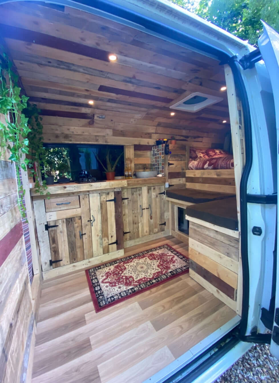 Reclaimed Pallet Wood Planks for Cladding