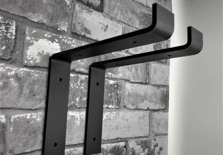 Heavy Duty Wrought Iron Lipped Brackets - Pair